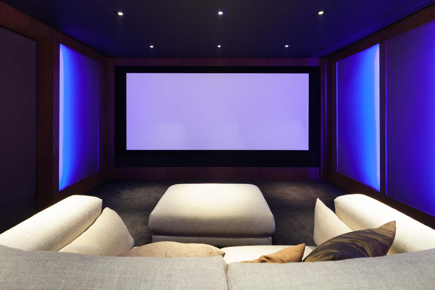 Entendendo a Importância do Som no Cinema em Casa