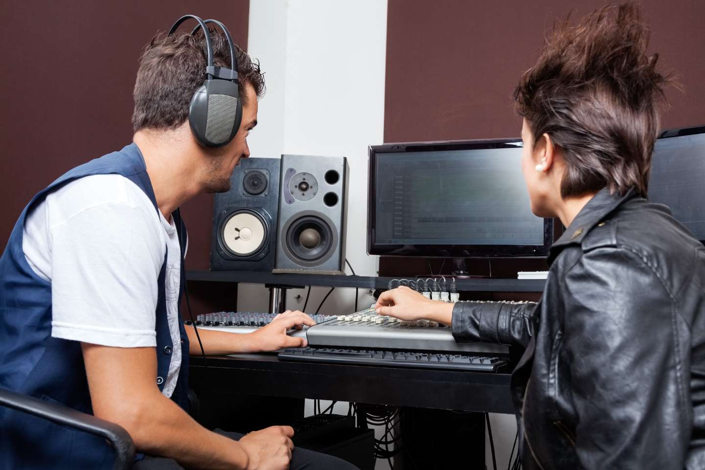 Fones de Ouvido para Mixagem de Áudio_ Como Escolher o Apropriado