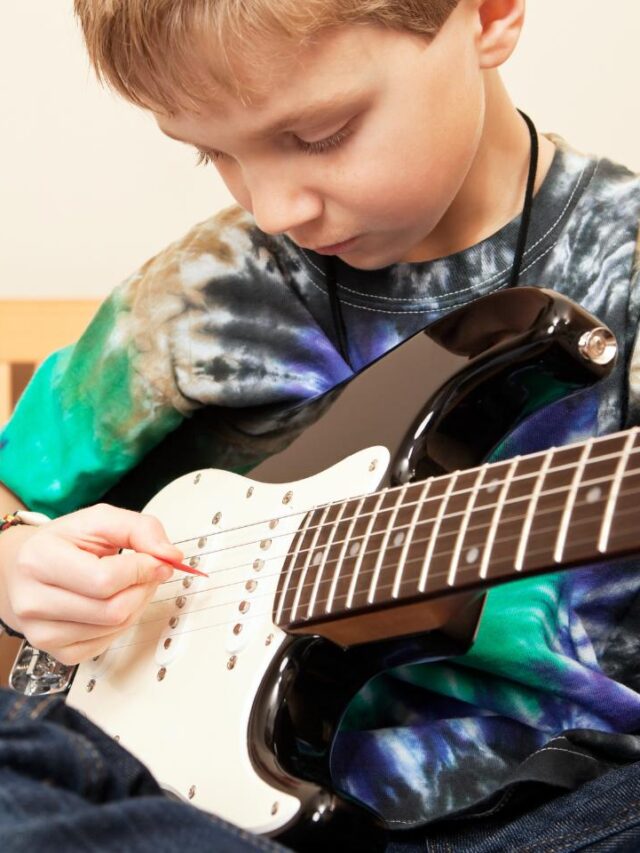 Primeira Guitarra do Seu Filho: Dicas para uma Escolha Acertada!